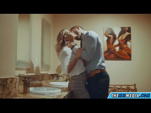 ❤️ Kiedy biuściasta blondynka uwodzi cię w publicznej toalecie ☑ Sex at pl.courseclass.ru ☑